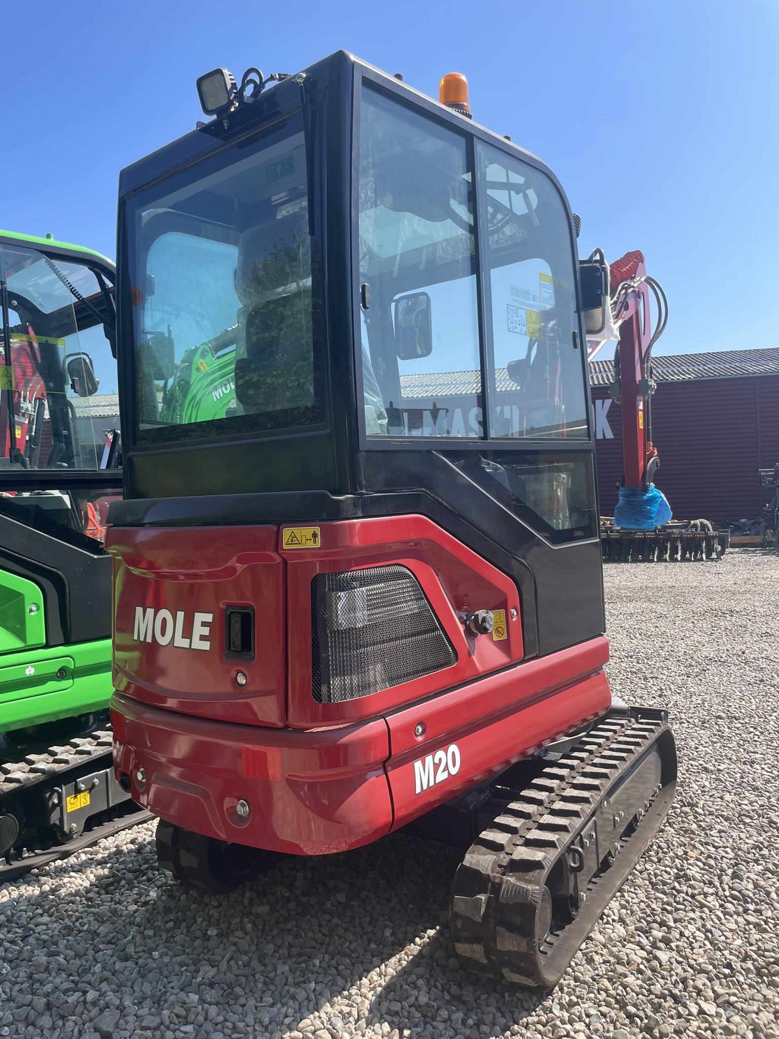 Mole M20 Minigraver. Yanmar motor stage V Egenvægt 2000kg LED Lyspakke 2 speed undervogn med autospeed 2 dobbeltvirkende udtag Affjedret sæde
